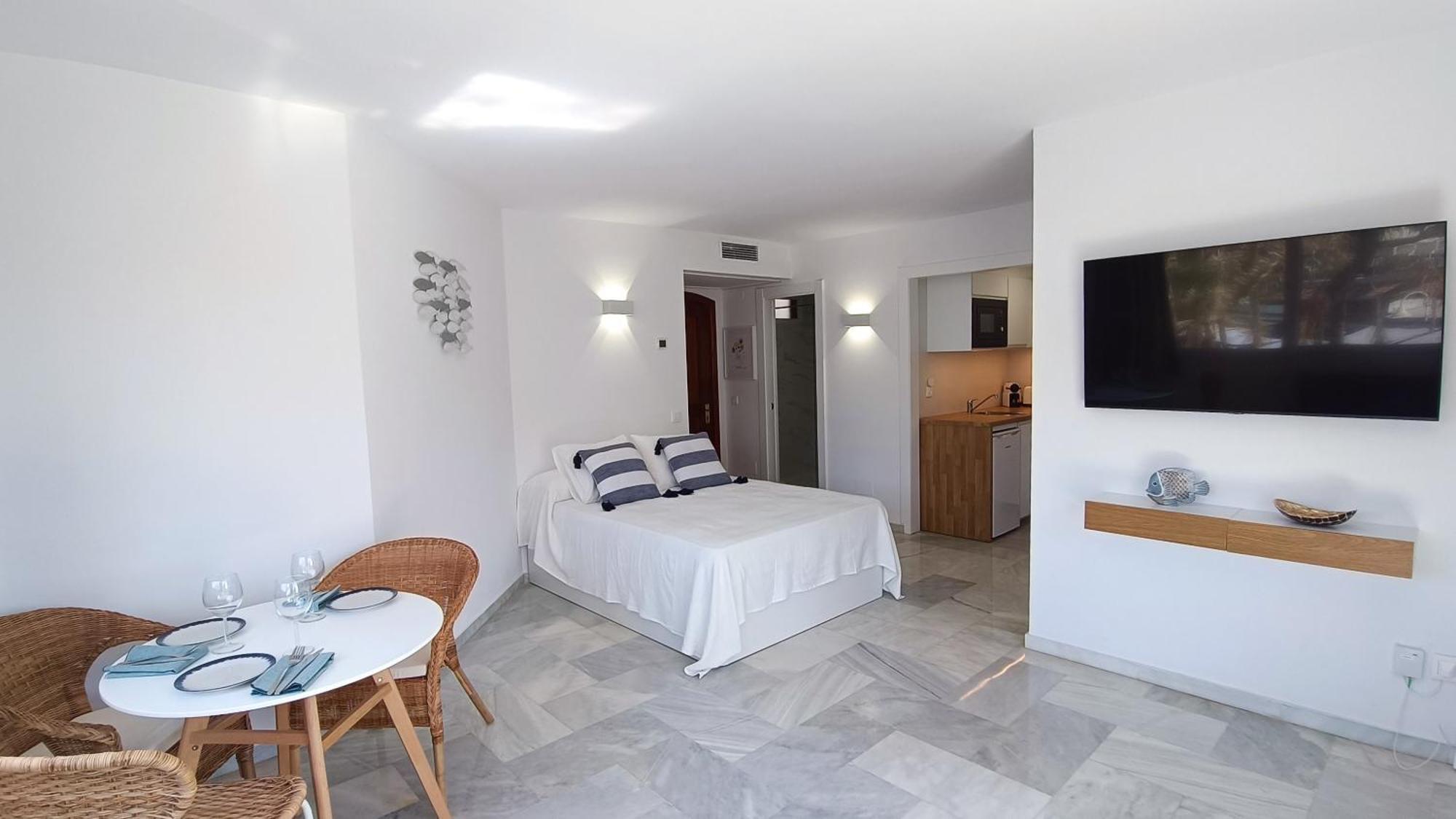 בנאלמדנה Beach Studio Puerto Marina Playa מראה חיצוני תמונה