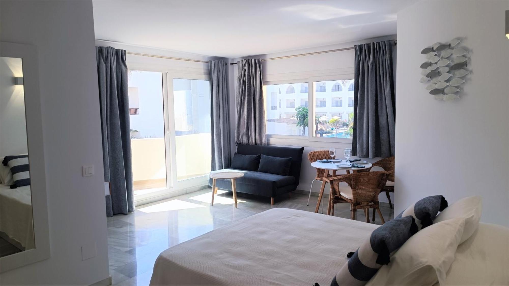 בנאלמדנה Beach Studio Puerto Marina Playa מראה חיצוני תמונה